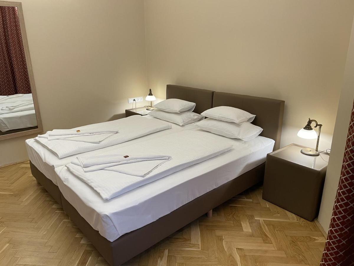 Dozsa Apartman Szeged Exterior photo