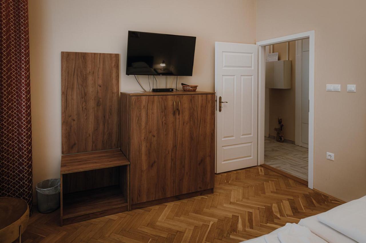 Dozsa Apartman Szeged Exterior photo